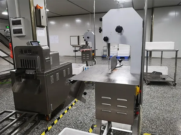 On-site installation and adjustment of pork cutting machines