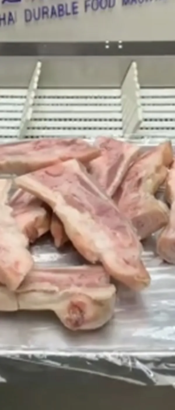 Automatic Frozen Meat Bandsaw (into 5 Pieces)